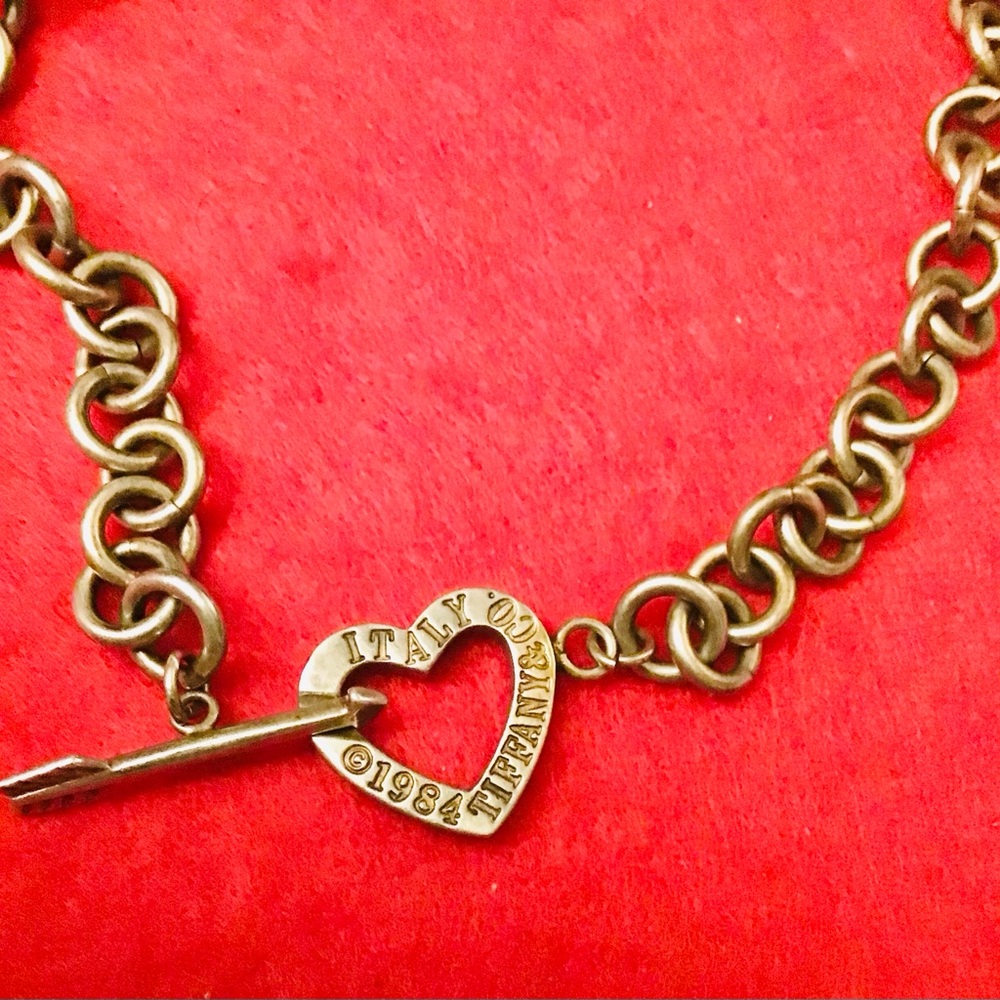 🩵TIFFANY & CO🩵1984VINTAGE SILVER HOLLOW HEART & ARROW NECKLACE🩵FULL INCLUSION - Picture 3 of 15